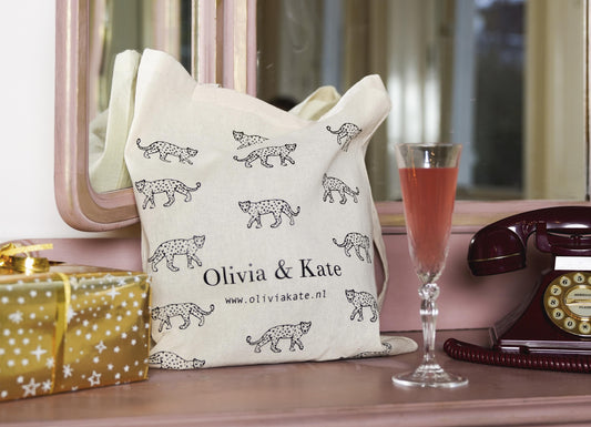 Free gift over €100 - Olivia & Kate