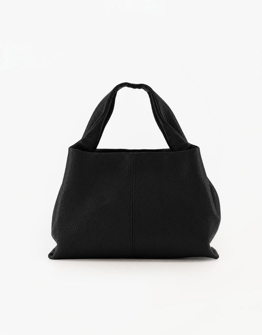 ACCESSOIRES-ZWARTE-LEREN-SCHOUDERTAS-ZIJAANZICHT-01