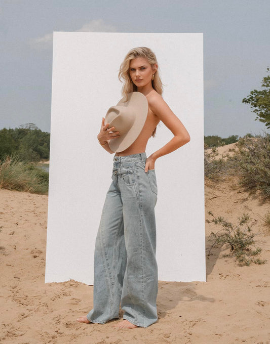  Analyzing image CLOTHING-BLUE-DOUBLE-LOOK-JEANS-DENIMS-01