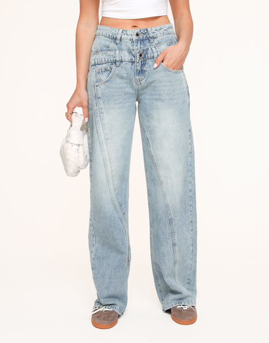  Analyzing image CLOTHING-BLUE-DOUBLE-LOOK-DENIMS-JEANS-WHITE-CROPPED-SHORT-SLEEVES-TOP-WHITE-BRAIDED-BAG-01