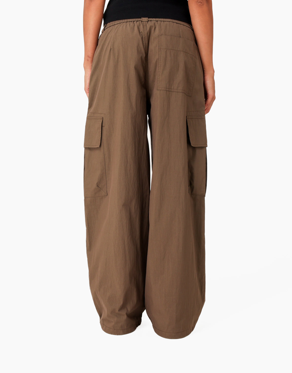 KLEDING-BRUINE-CARGO-BROEK-01