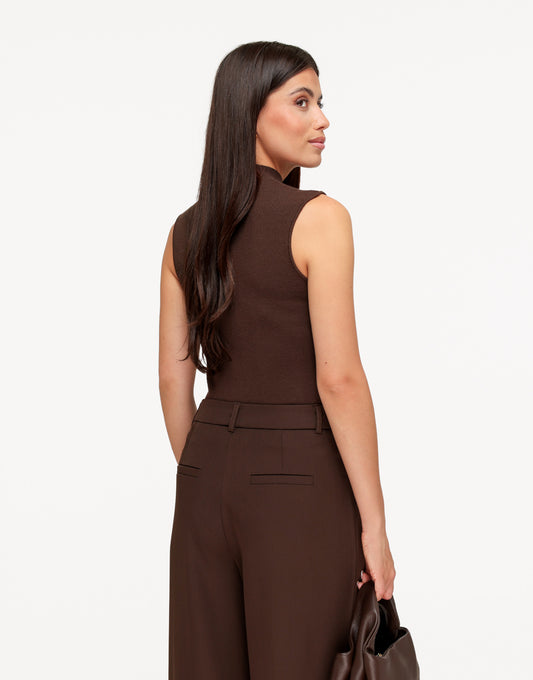 KLEDING-BRUINE-GEBREIDE-MOUWLOZE-TOP-02