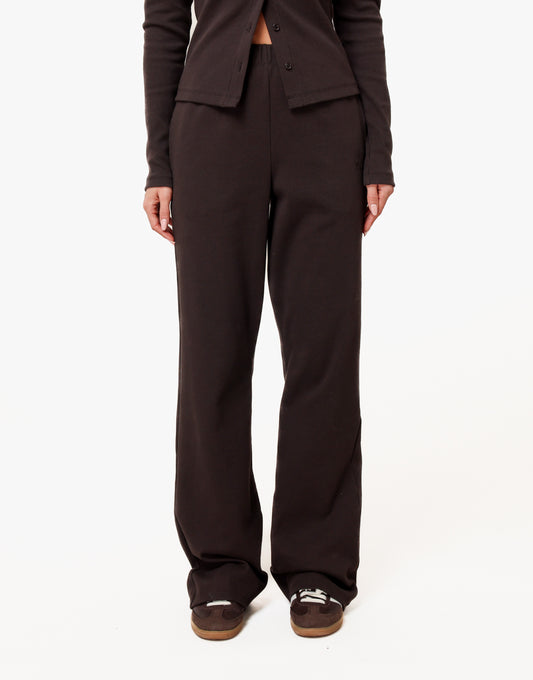 KLEDING-DONKERBRUINE-LOUNGE-LANGE-MOUWEN-TOP-LOUNGE-BROEK-10