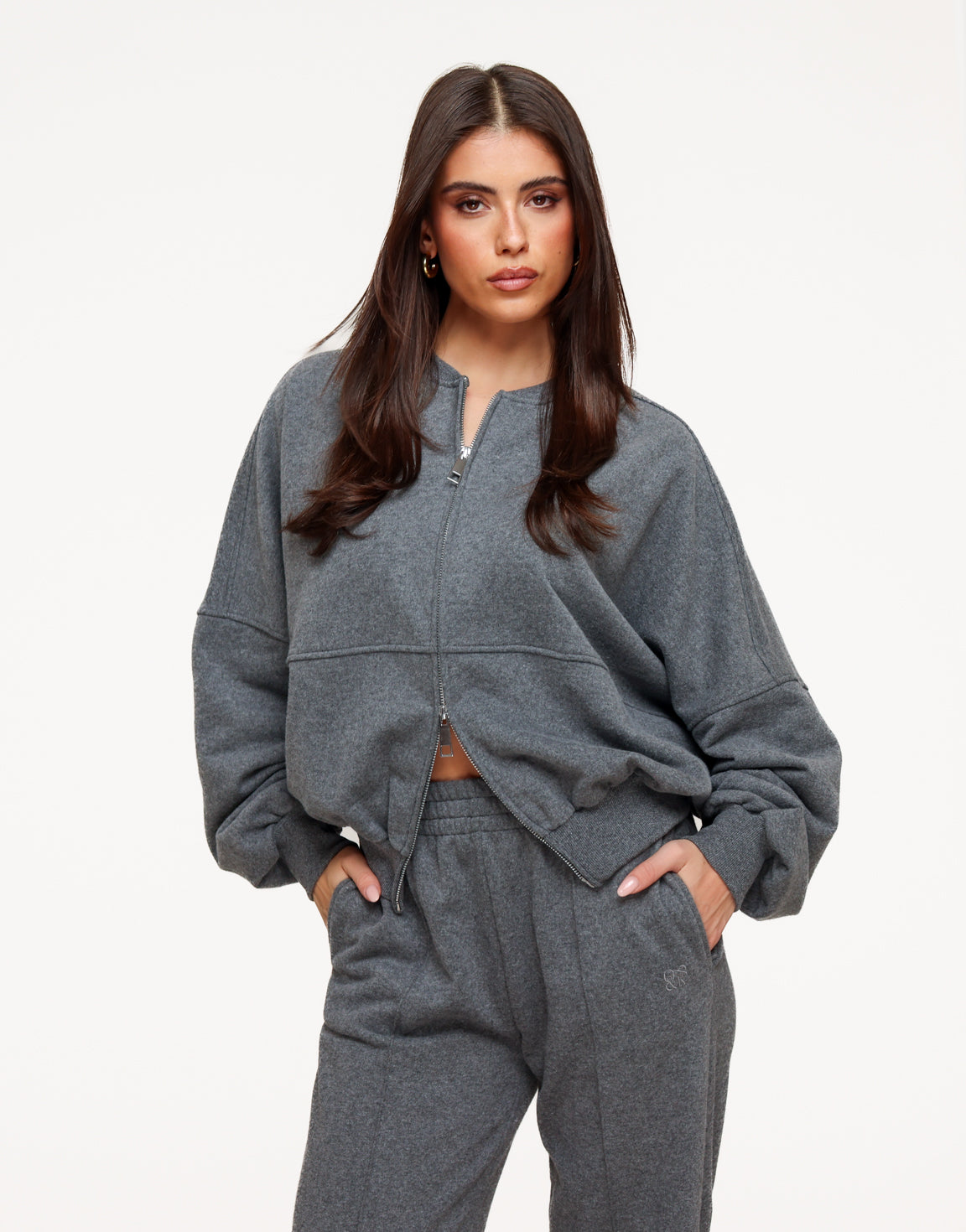 KLEDING-DONKERGRIJZE-BASIC-LANGE-MOUWEN-TOP-DONKERGRIJZE-JOGGING-VEST-02