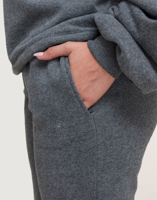 KLEDING-GRIJZE-OLIVIA_KATE-HOGE-KRAAG-HOODIE-01