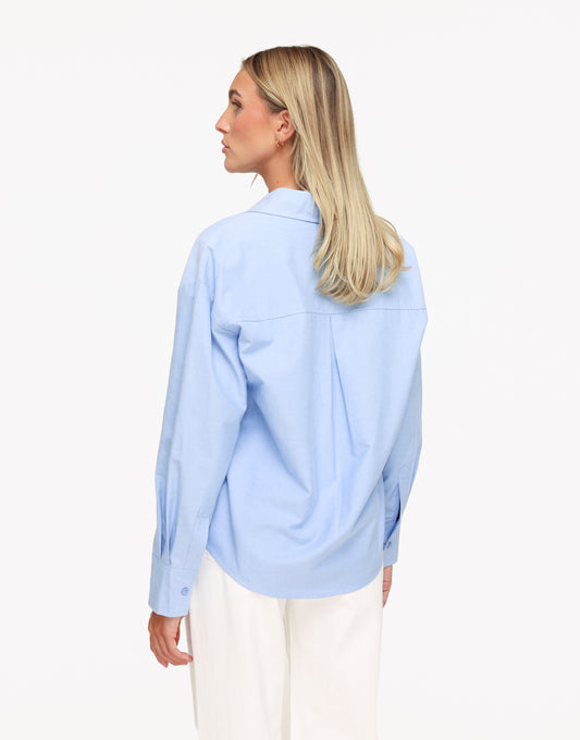 KLEDING-LICHTBLAUWE-OVERSIZED-BLOUSE-03