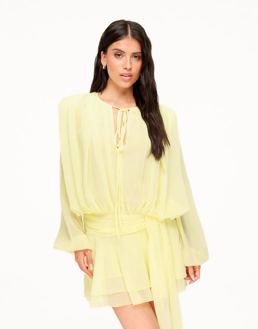 KLEDING-LICHTGELE-GEDRAPEERDE-LANGE-MOUWEN-JURK.-02