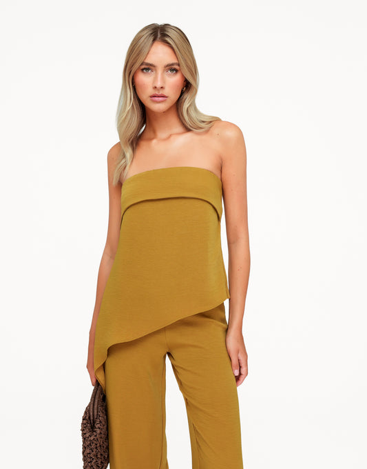 KLEDING-MOSTERD-GEEL-STRAPLESS-MODEL-TOP-WIJDE-BROEK-01