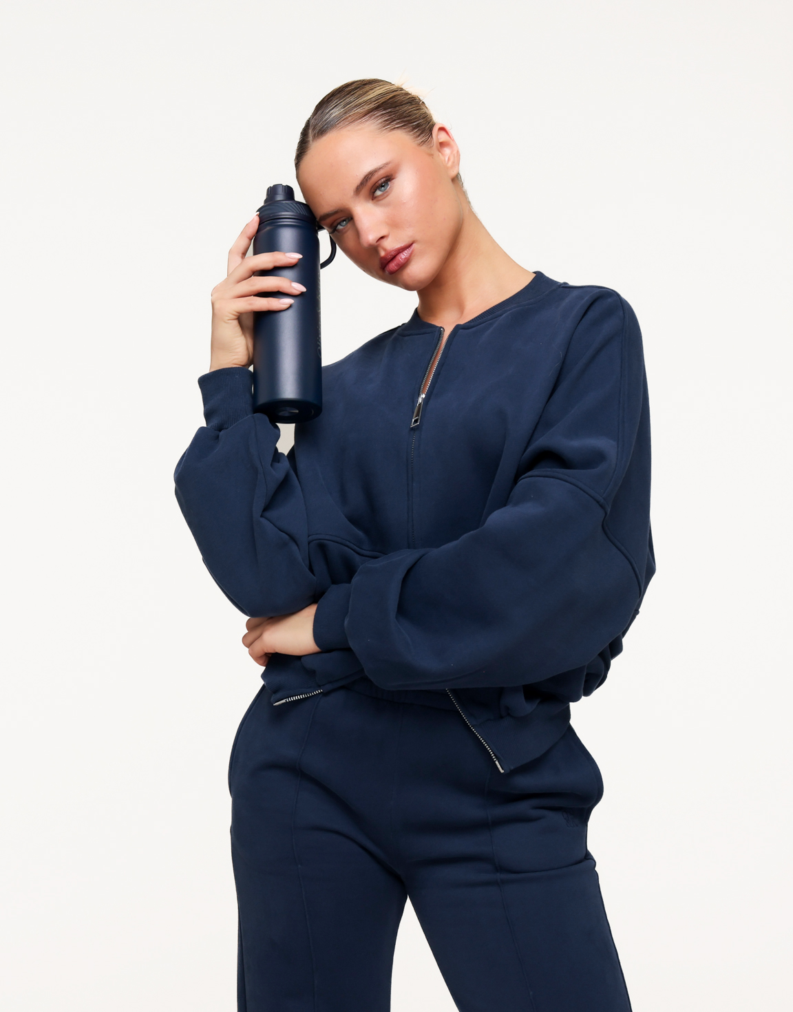 KLEDING-NAVY-JOGGING-WIJDE-BROEK-NAVY-LANGE-MOUWEN-TOP-JOGGINGS-VEST-04-WATERFLES