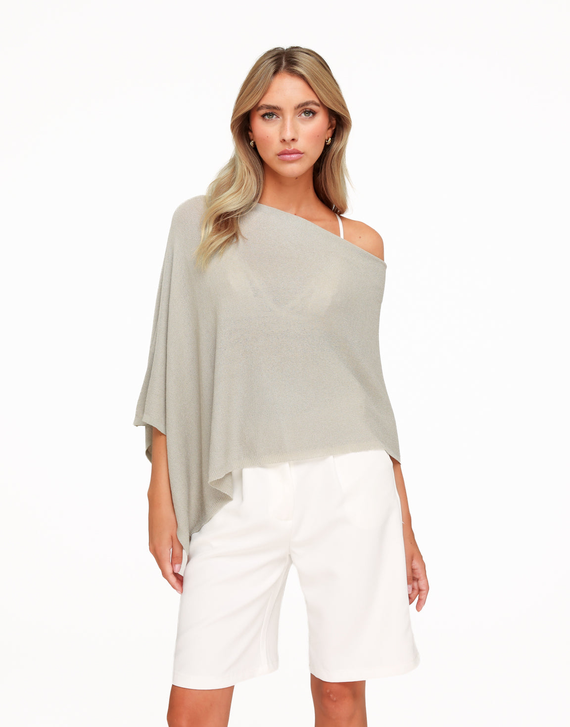 KLEDING-TAUPE-OVERSLAG-CAPE-TOP-WITTE-EDIT-LANGE-SHORT-01