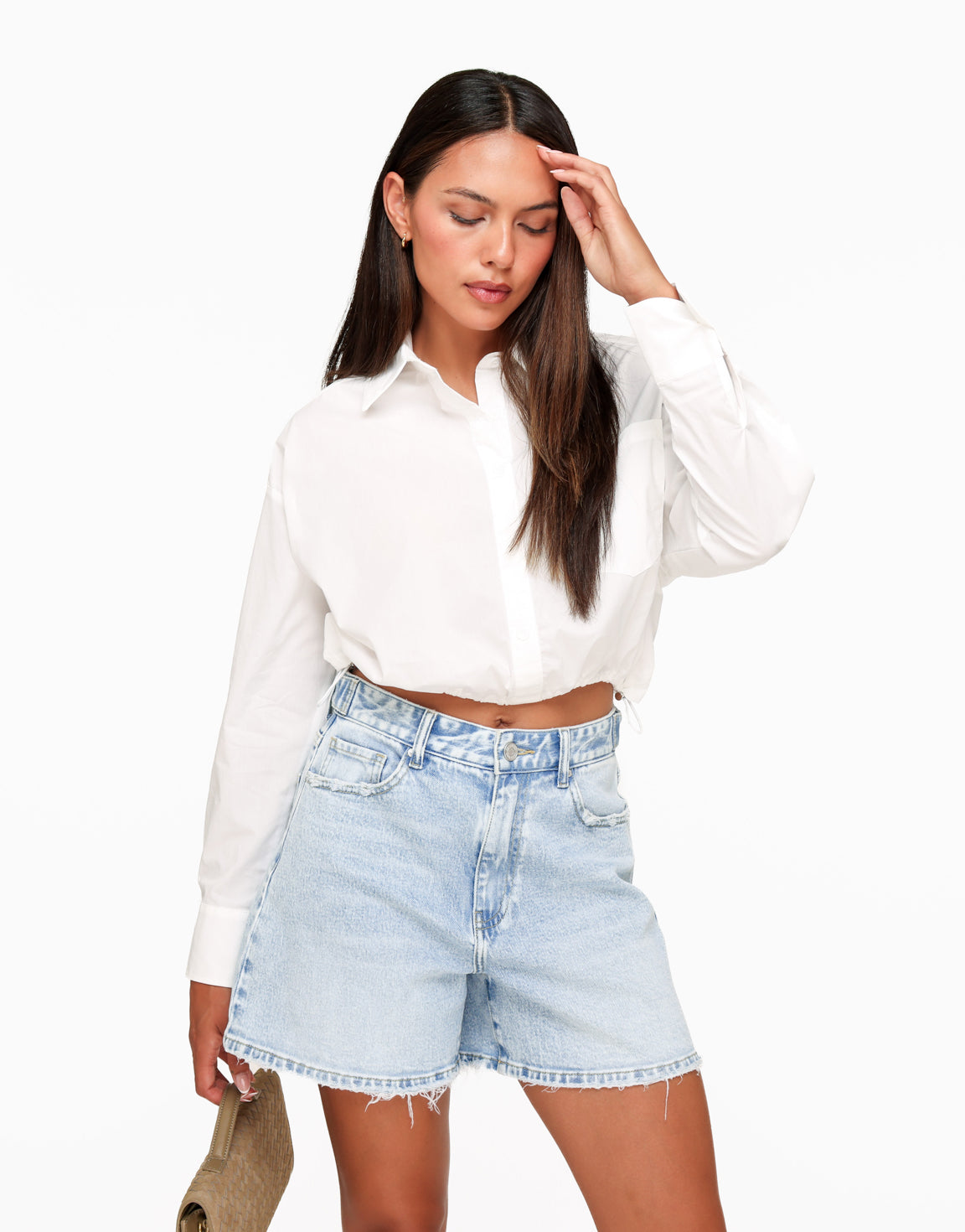 KLEDING-WEBSHOP-WITTE-CROPPED-ELASTISCHE-ONDERKANT-BLOUSE-04