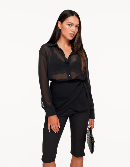 KLEDING-WEBSHOP-ZWARTE-DOORSCHIJNENDE-WIKKEL-BLOUSE-01