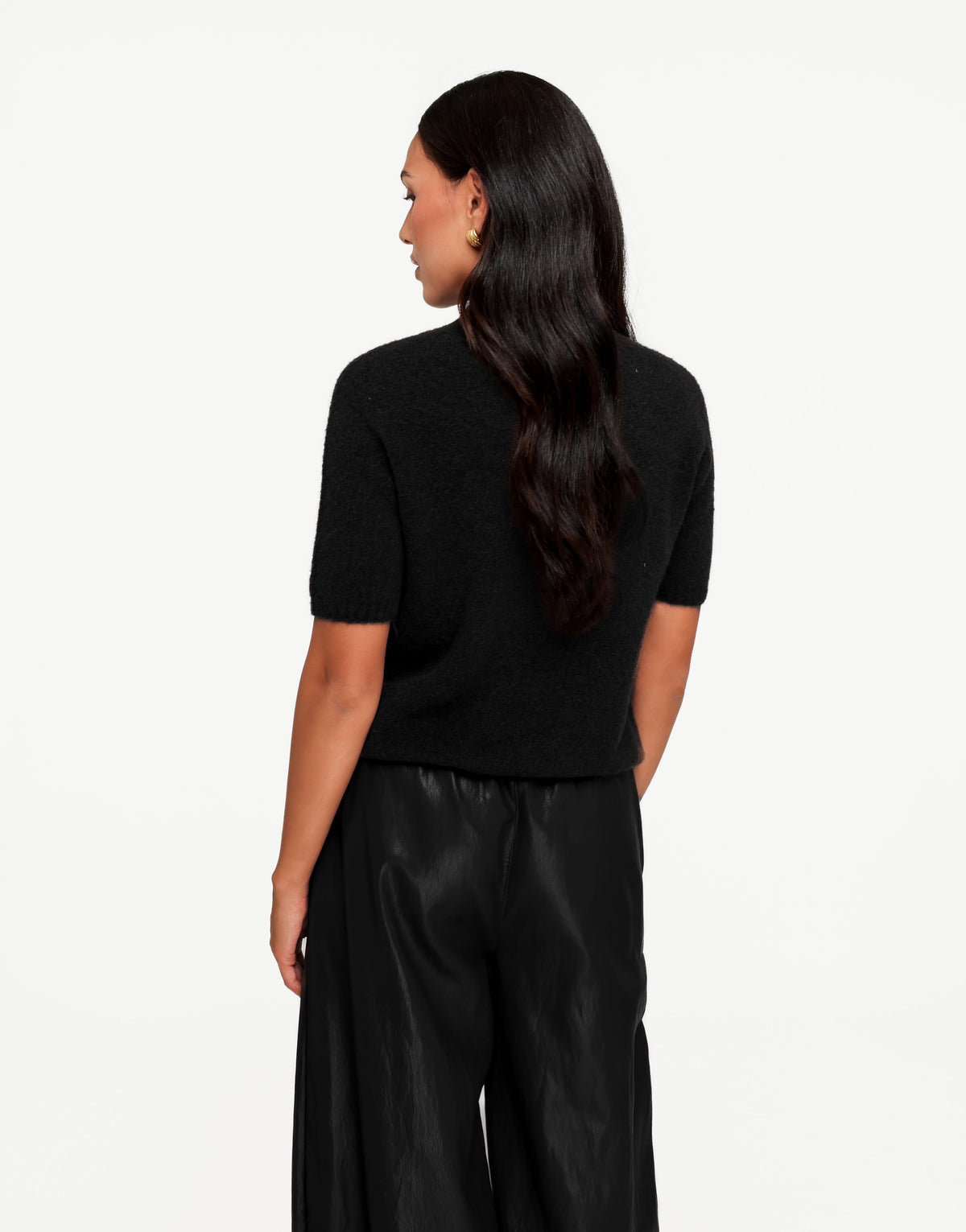 KLEDING-ZWARTE-GEBREIDE-HOGE-HALS-TRUI-VOORAANZICHT-02
