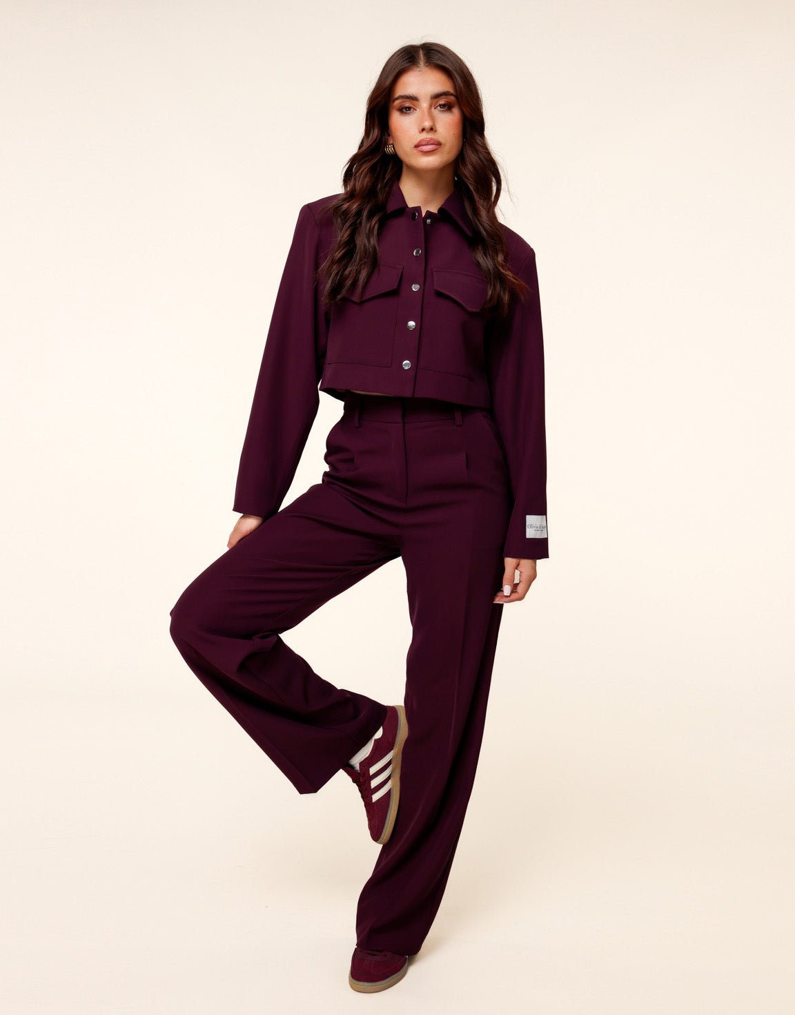 aubergine-studio-pantalon-9884750_22bf7433-1946-43e8-82df-1cfdd843e3b0