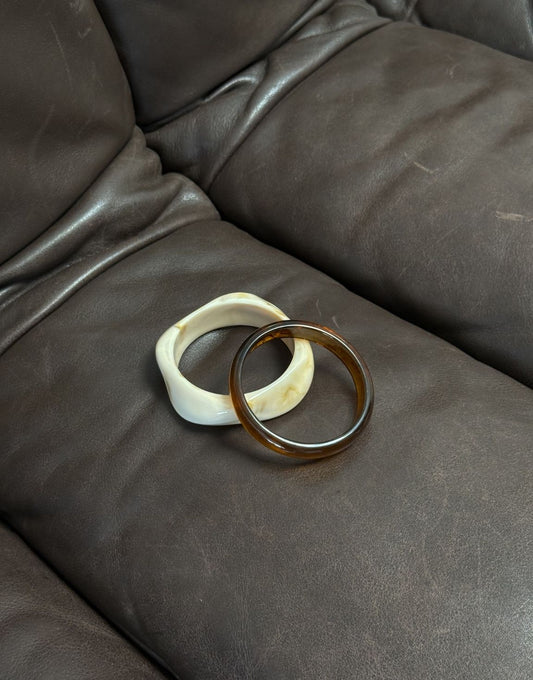 Beige Chunky Resin Bangle - Armband - Olivia & Kate