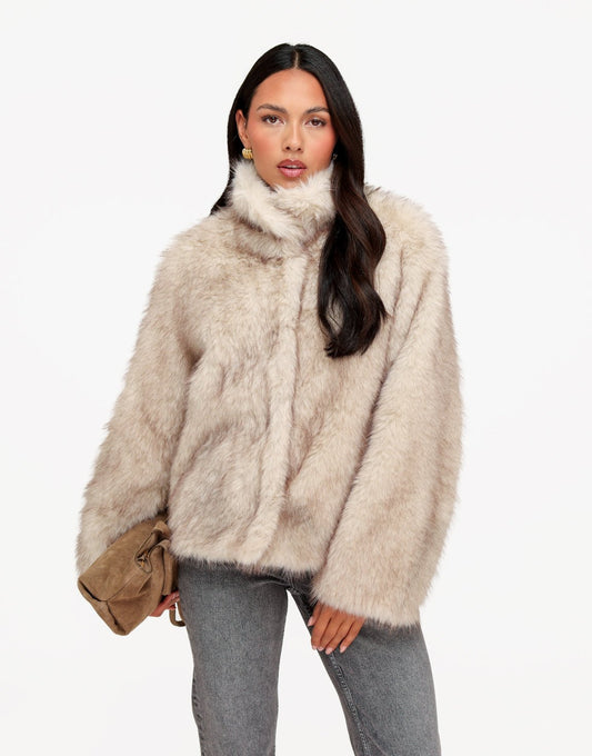 Beige Fluffy Hoge Kraag - Jas - Olivia & Kate
