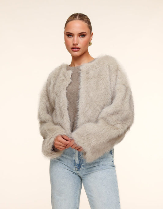 Beige Korte Fluffy - Jas - Olivia & Kate