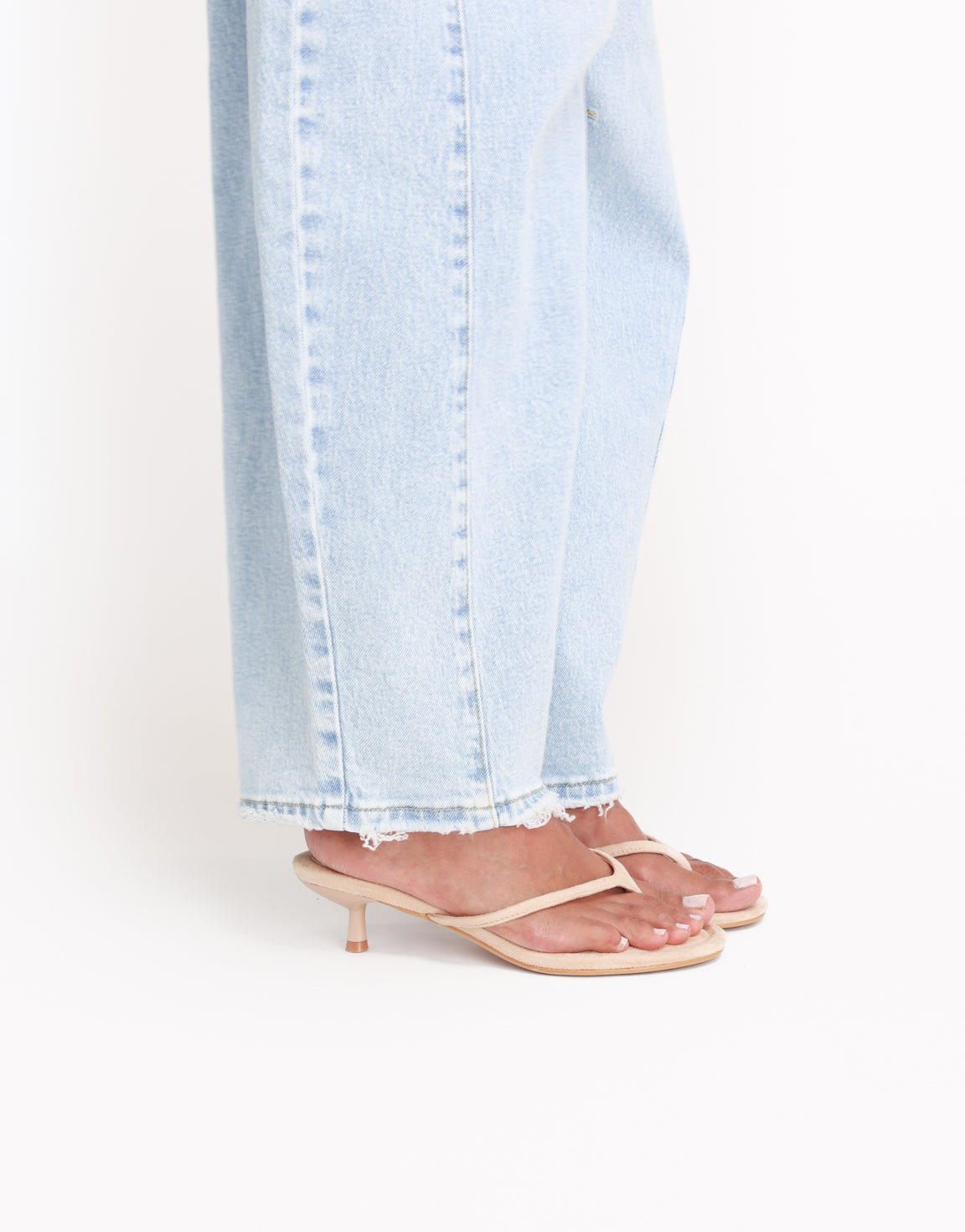 Beige Mid Suede Hak - Teenslipper - Olivia & Kate