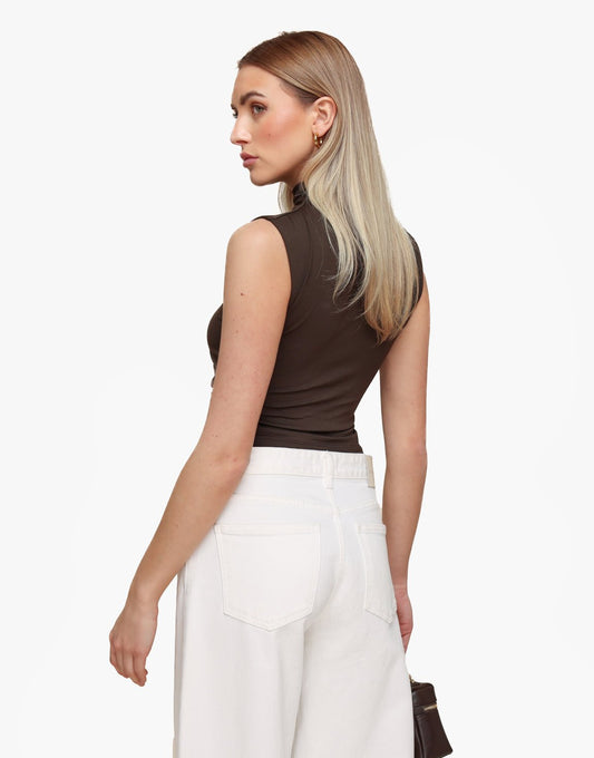 Bruine Geplooide Col SS - Top - Olivia & Kate