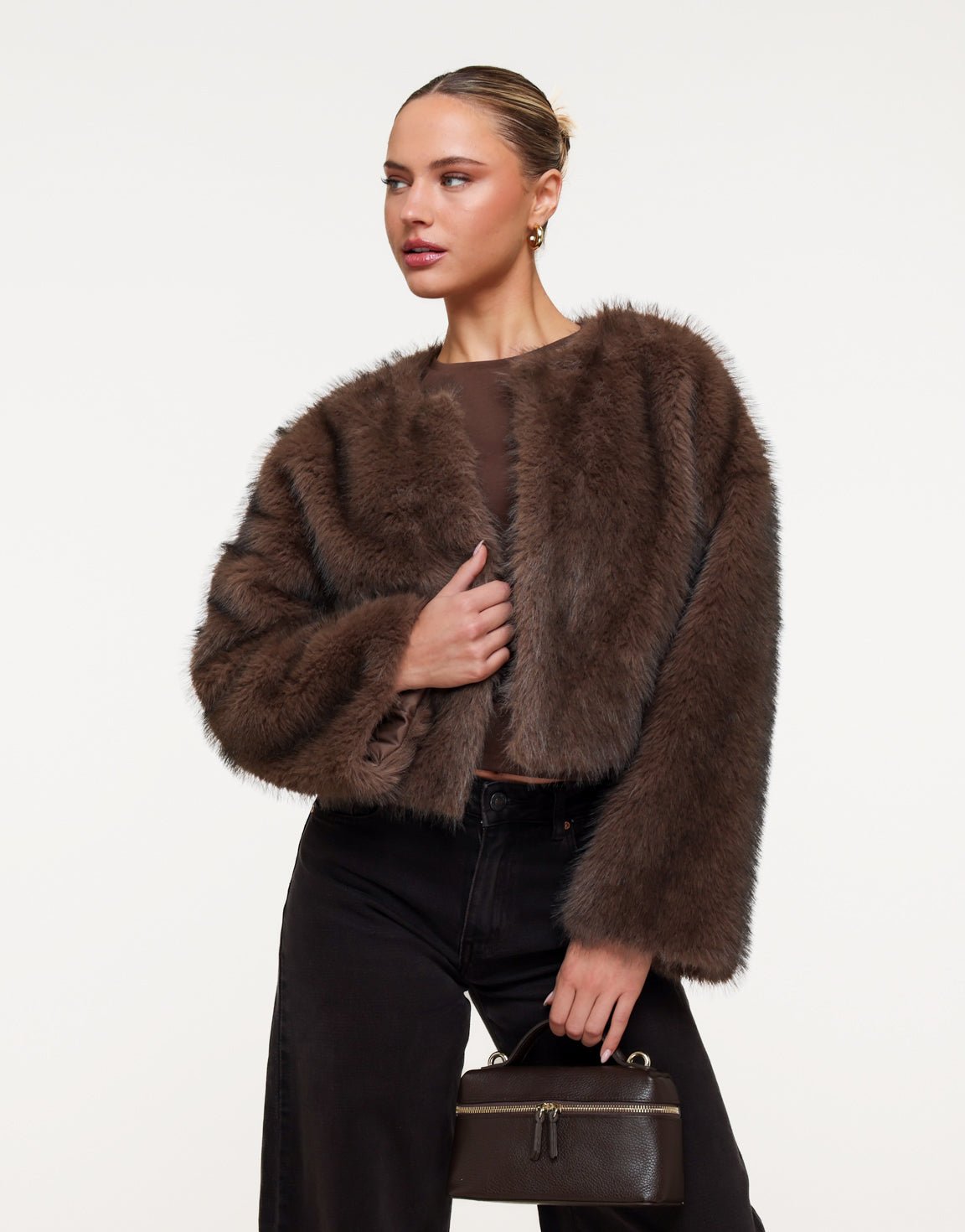 Bruine Korte Fluffy - Jas - Olivia & Kate
