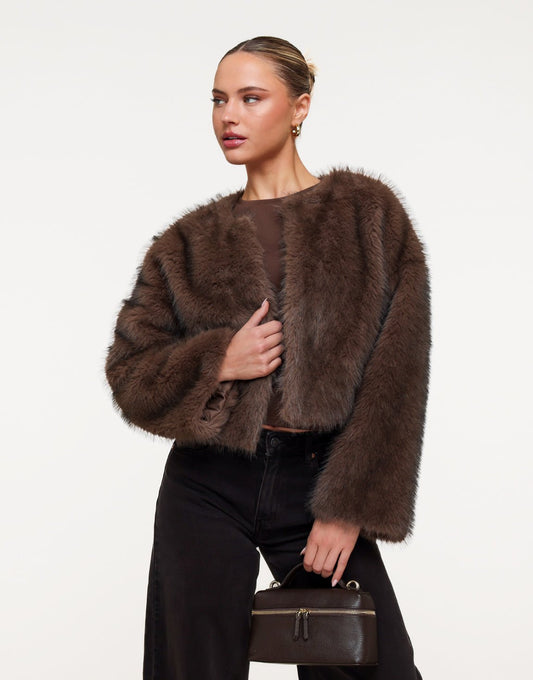 Bruine Korte Fluffy - Jas - Olivia & Kate