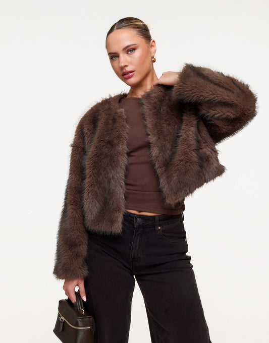 Bruine Korte Fluffy - Jas - Olivia & Kate
