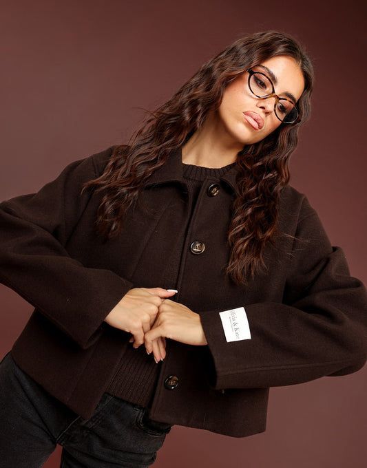 Bruine Korte Studio Coat - Jas - Olivia & Kate