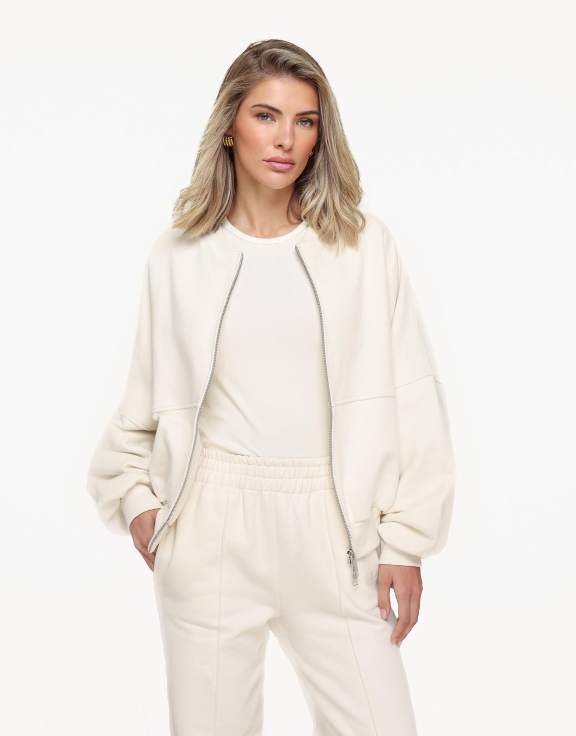 Creme Jogging LS - Vest - Olivia & Kate