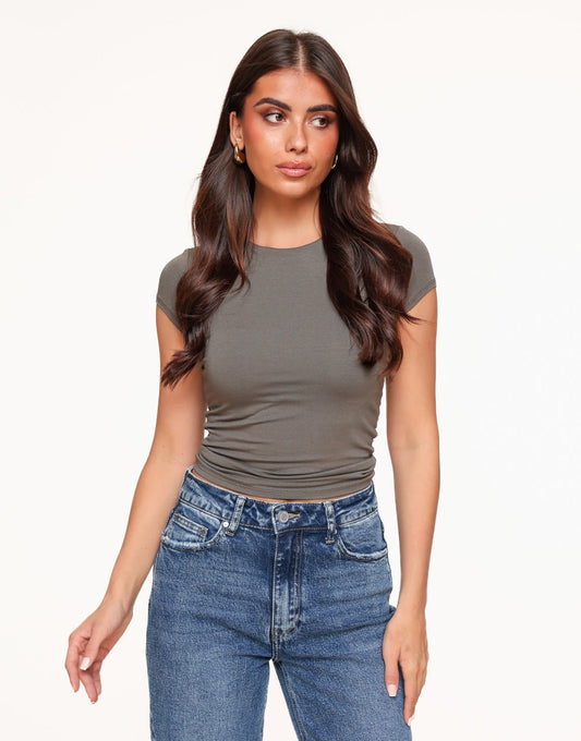 Donker Taupe Basic SS - Top - Olivia & Kate