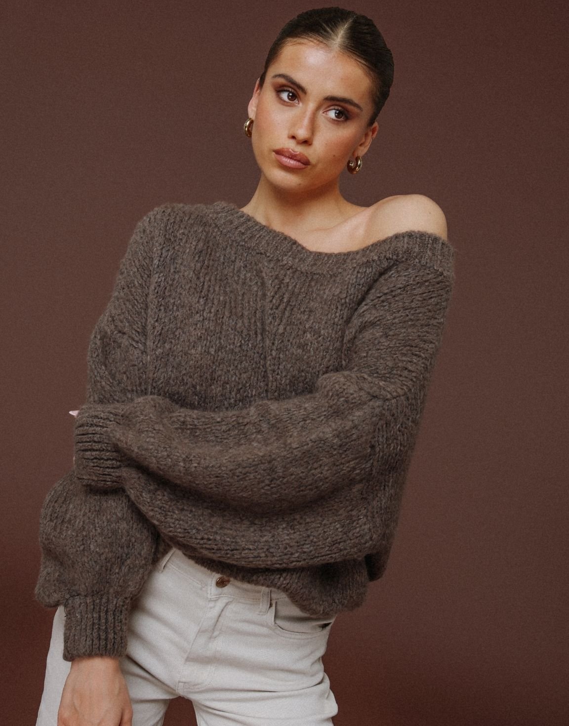 Donker Taupe Gebreide Off Shoulder - Trui - Olivia & Kate