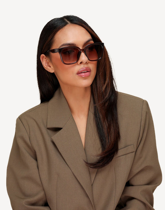 Donkerbruine Classic Statement - Zonnebril - Olivia & Kate
