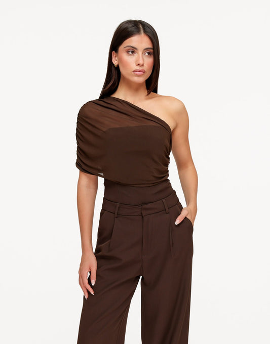 Donkerbruine Gedrapeerde Mesh One Shoulder - Top - Olivia & Kate