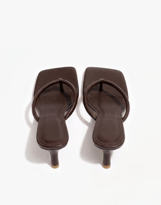 Donkerbruine Vierkante Basic Hakje - Teenslippers - Olivia & Kate