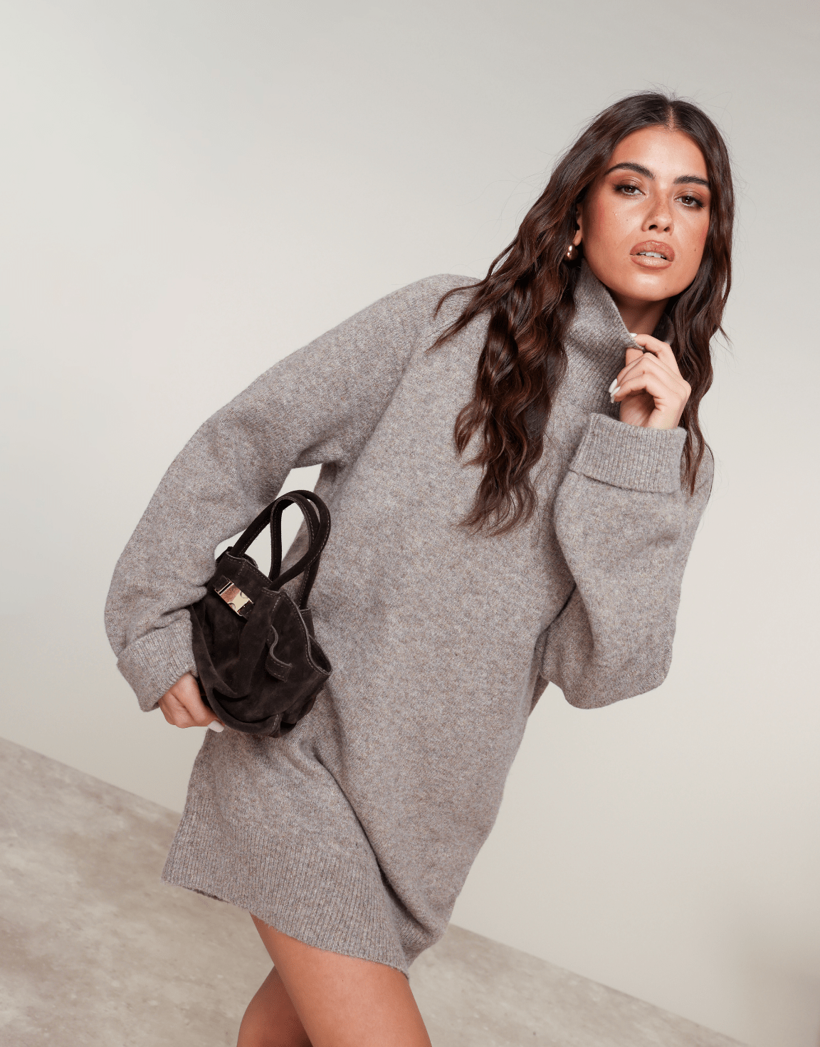 Donkertaupe Gebreide Hoge Kraag - Jurk - Olivia & Kate