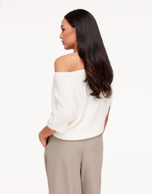 Ecru Zachte Off Shoulder SS - Trui - Olivia & Kate