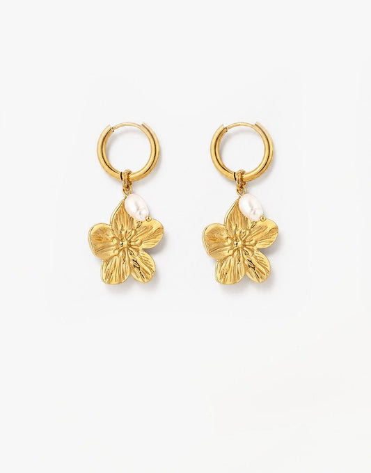 Gouden Bloemen Hanger Parel - Oorbellen - Olivia & Kate