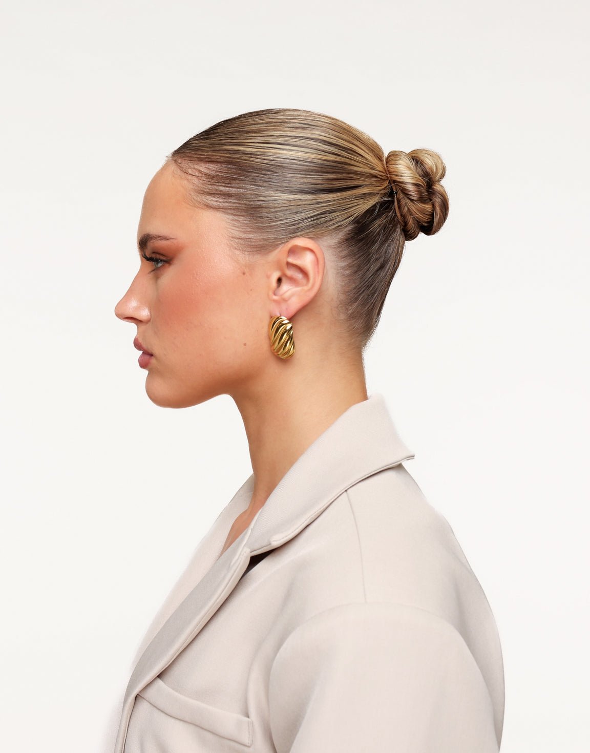 Gouden Rechthoekige Swirl - Oorbellen - Olivia & Kate