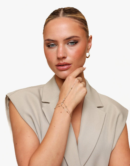 Gouden Studs Hand - Sieraad - Olivia & Kate