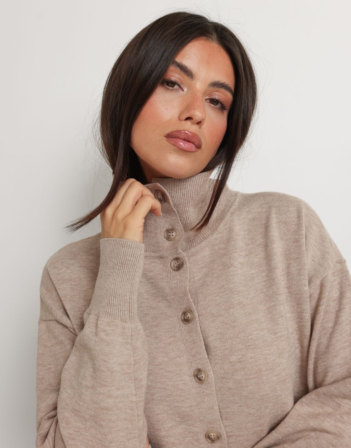Licht Taupe Gebreide Hoge Kraag Knoop - Vest - Olivia & Kate