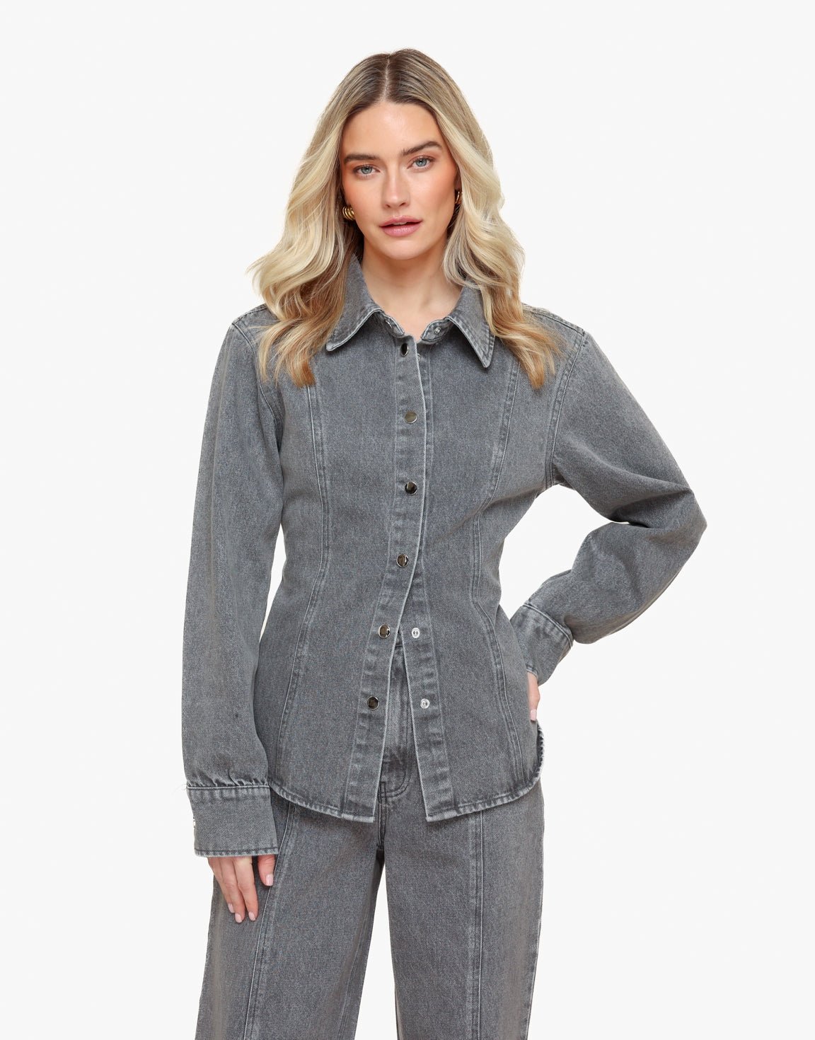 Lichtgrijze Gestikte Naden LS - Blouse - Olivia & Kate