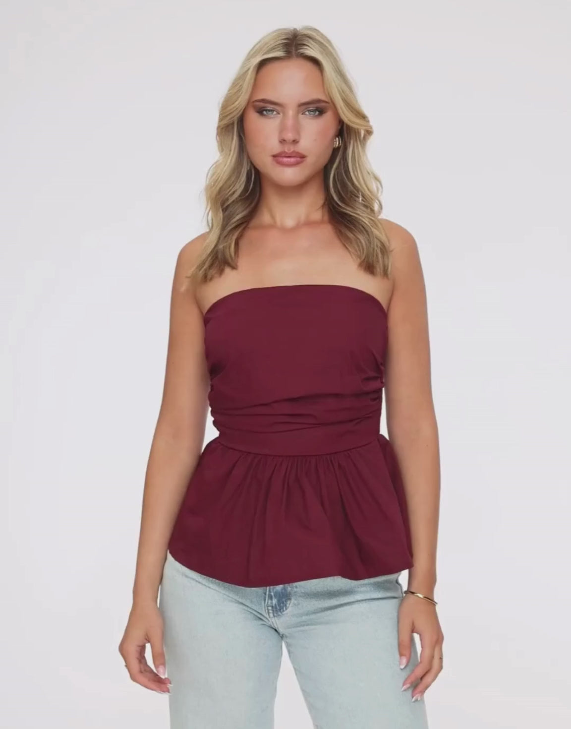 KLEDING-WEBSHOP-BURGUNDY-STRAPLESS-PEPLUM-TOP-05