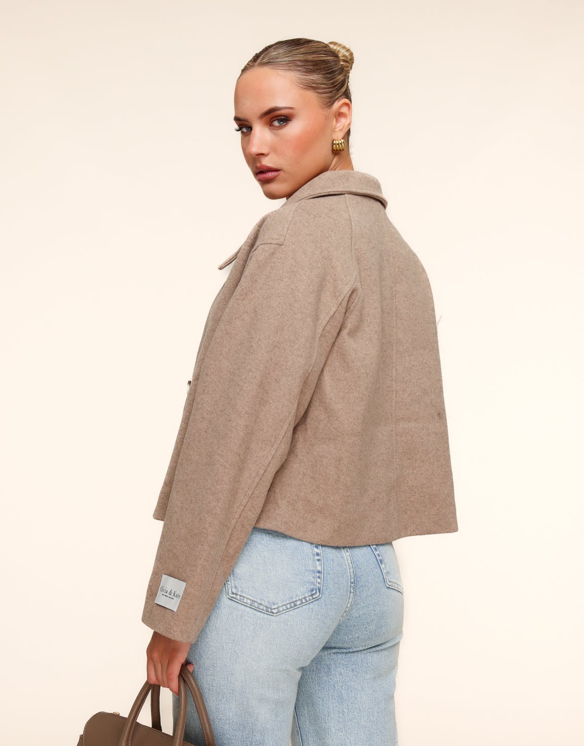 Taupe Korte STUDIO Coat - Jas - Olivia & Kate