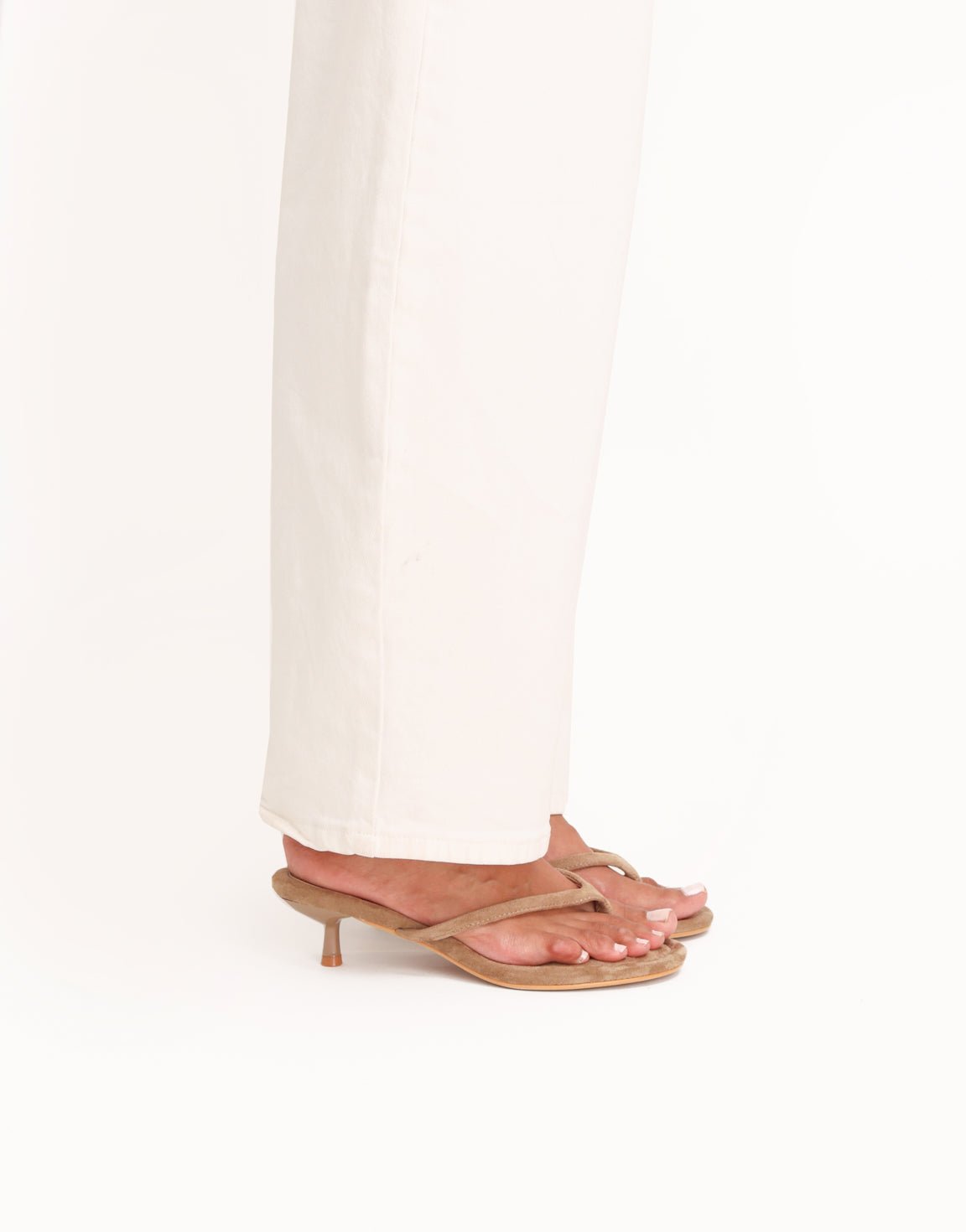 Taupe Mid Suede Hak - Teenslipper - Olivia & Kate