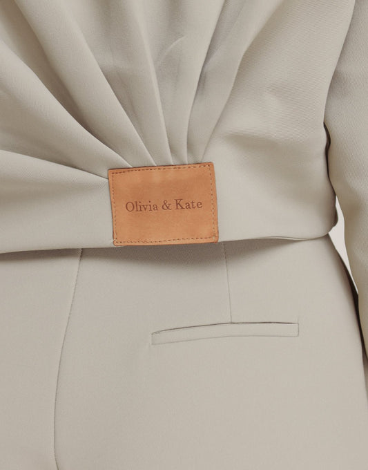 Taupe Premium Achterkant Detail - Jas - Olivia & Kate