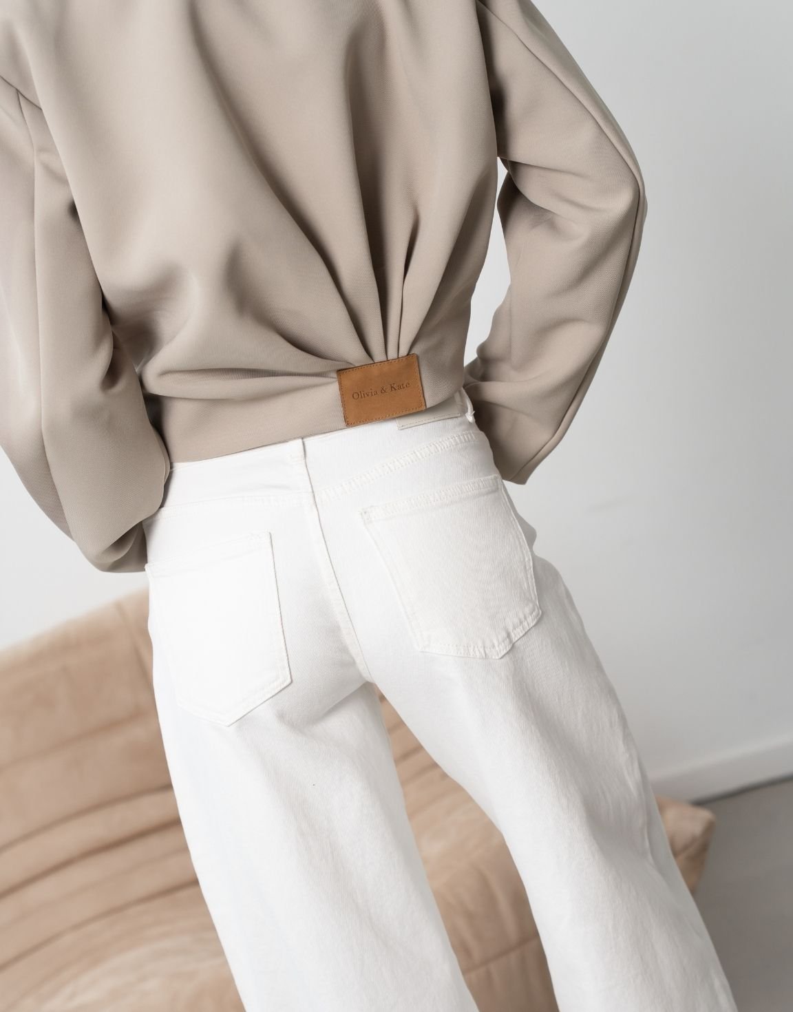 Taupe Premium Achterkant Detail - Jas - Olivia & Kate