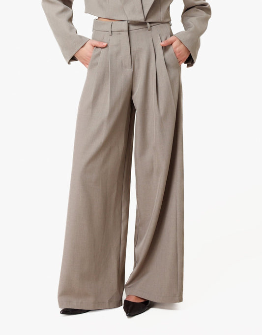 Taupe Schouderpads Cropped Mid Waisted - Set - Olivia & Kate