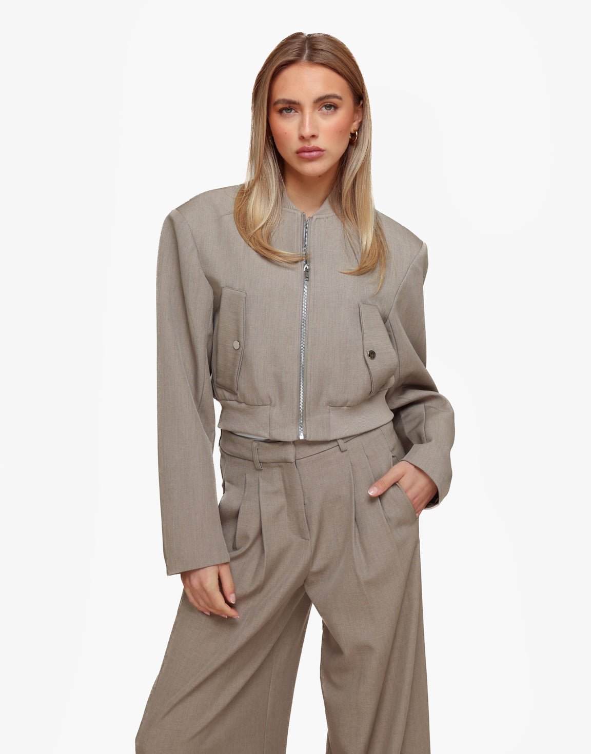 Taupe Schouderpads Cropped Mid Waisted - Set - Olivia & Kate