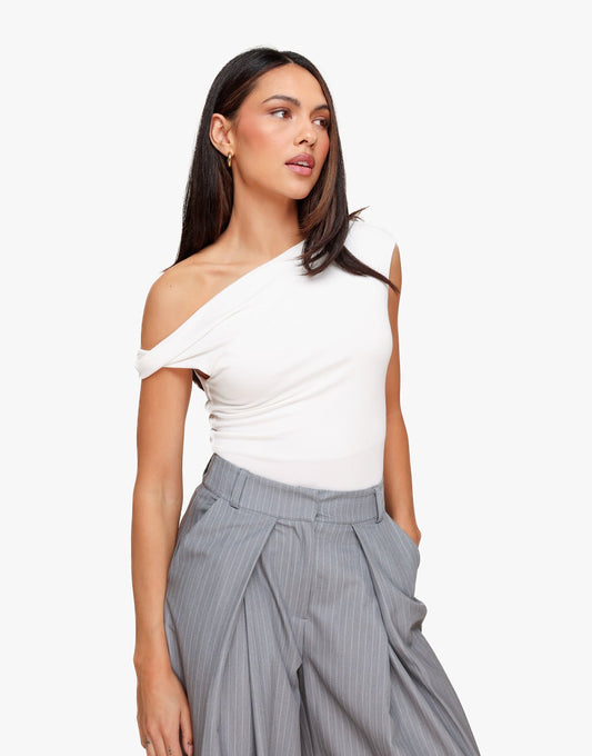 Witte One Shoulder Mouwloze - Top - Olivia & Kate