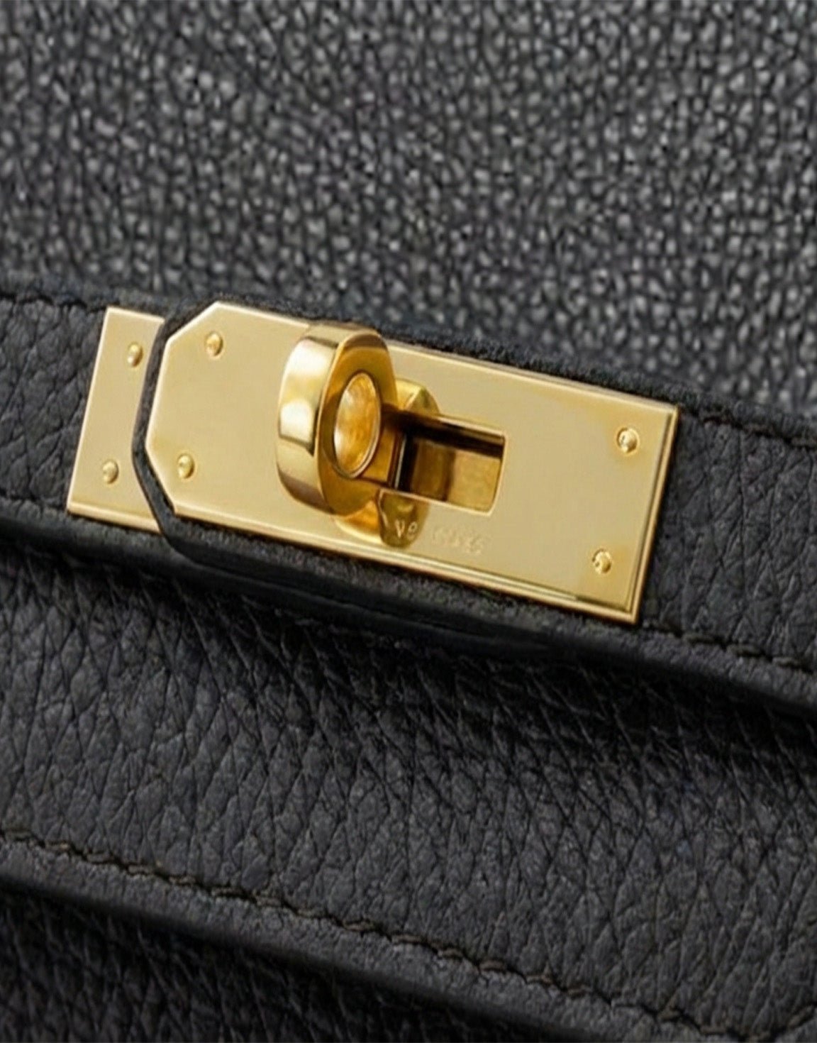 Zwarte Grote Gouden Details - Tas - Olivia & Kate