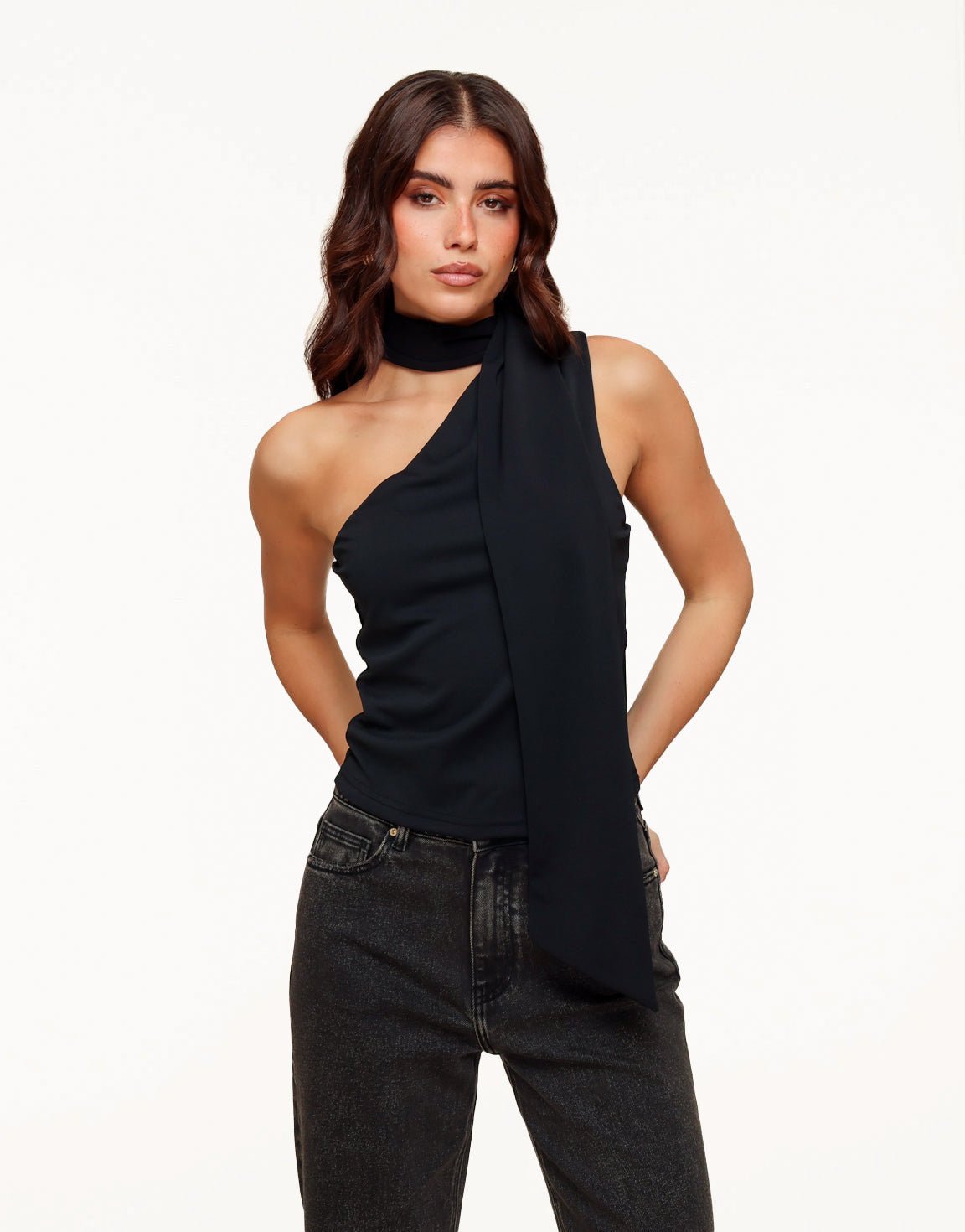 Zwarte One Shoulder Sjaal Detail - Top - Olivia & Kate